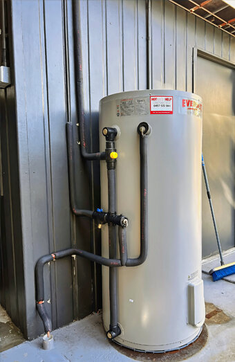 https://beldonhotwater.com.au/uploads/2025/06/electric-hot-water-system-68504.jpg