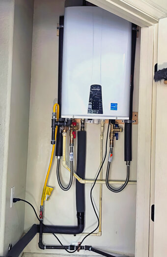 https://beldonhotwater.com.au/uploads/2025/06/instant-hot-water-systems-35536.jpg
